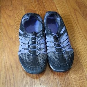 Breathable mesh shoes